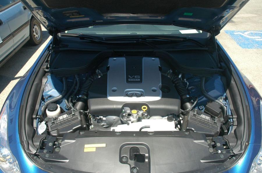  Infiniti G37 Coupe 2007 года  (фото 12 из 74)